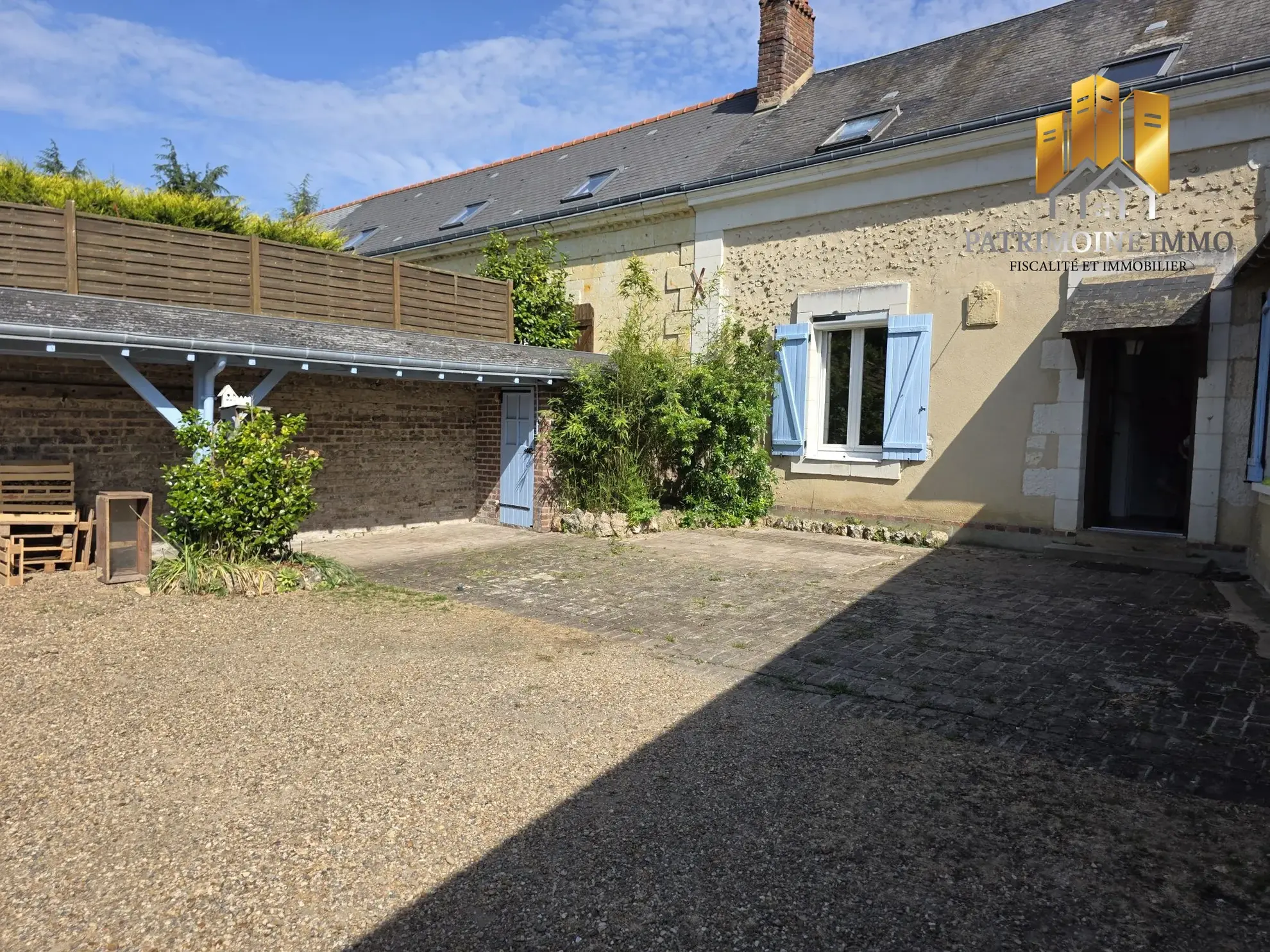 Longère à Flée (72500) avec dépendances, 4 chambres, proche forêt pour résidence ou investissement 