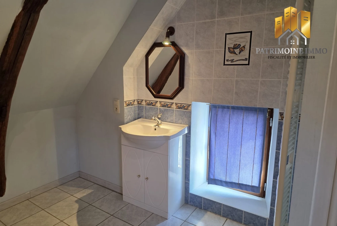 Longère à Flée (72500) avec dépendances, 4 chambres, proche forêt pour résidence ou investissement 