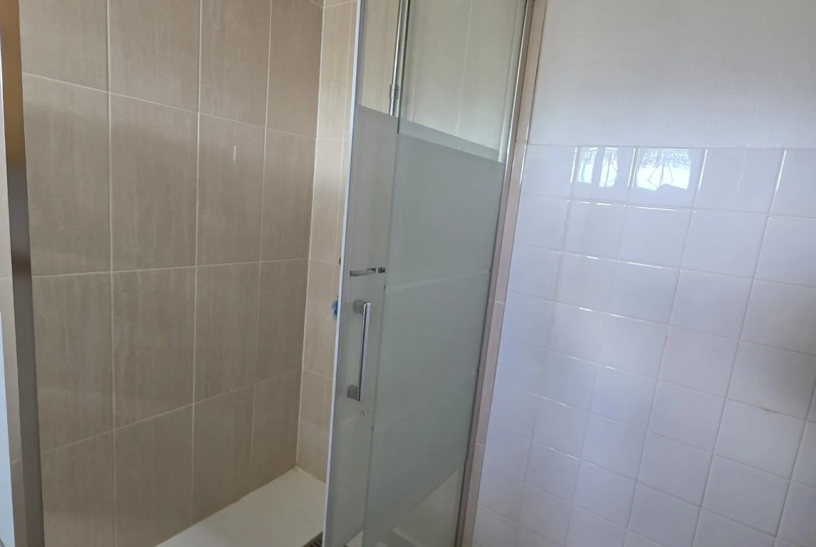 Longère à Flée (72500) avec dépendances, 4 chambres, proche forêt pour résidence ou investissement 