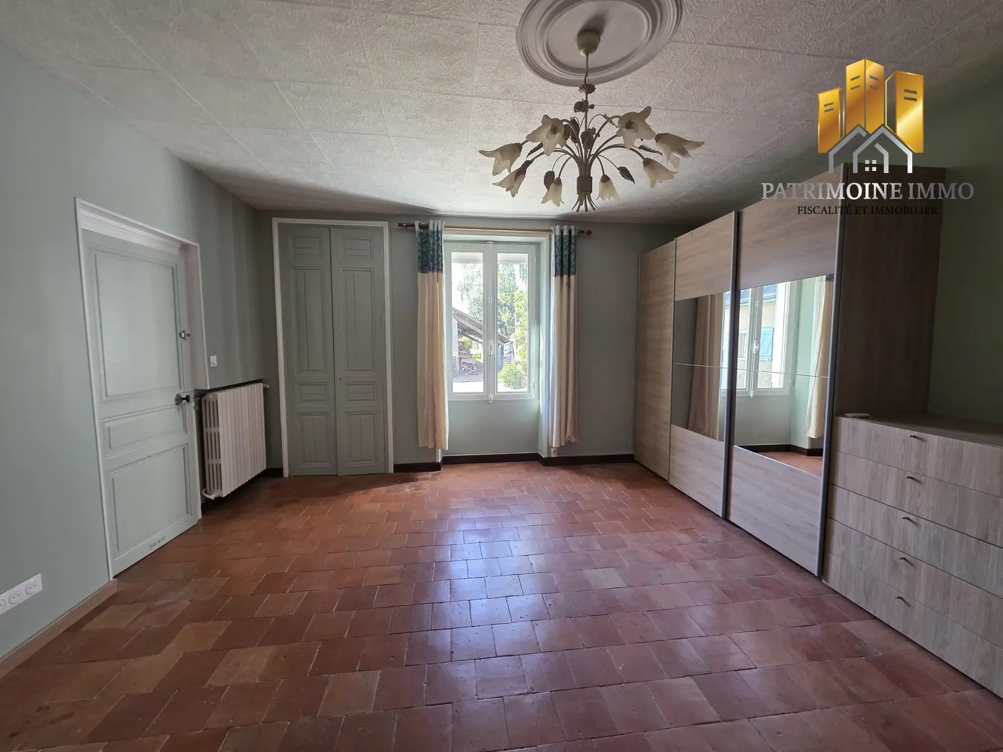 Longère à Flée (72500) avec dépendances, 4 chambres, proche forêt pour résidence ou investissement 