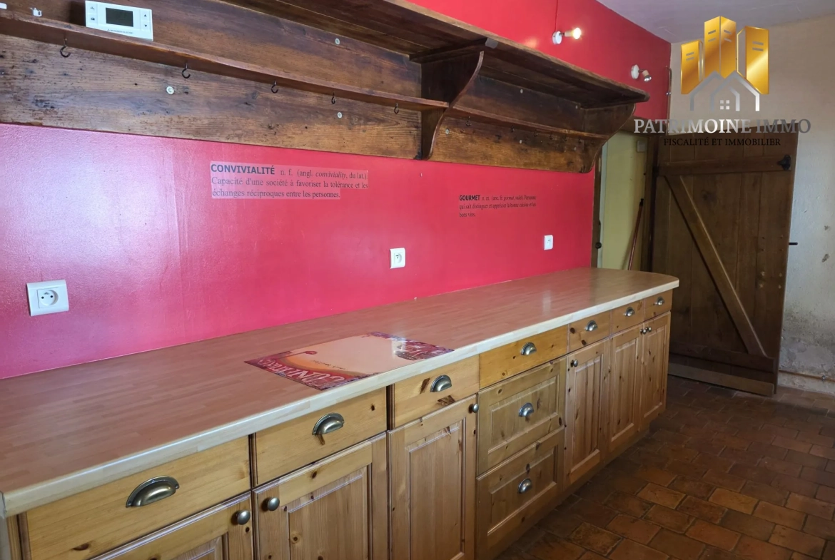 Longère à Flée (72500) avec dépendances, 4 chambres, proche forêt pour résidence ou investissement 