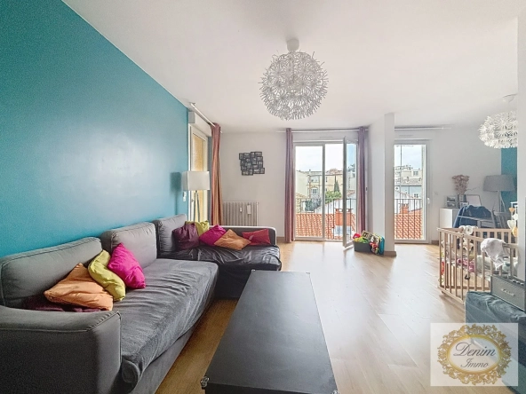 Appartement T3 lumineux de 85 m² avec terrasse et parking à Nîmes
