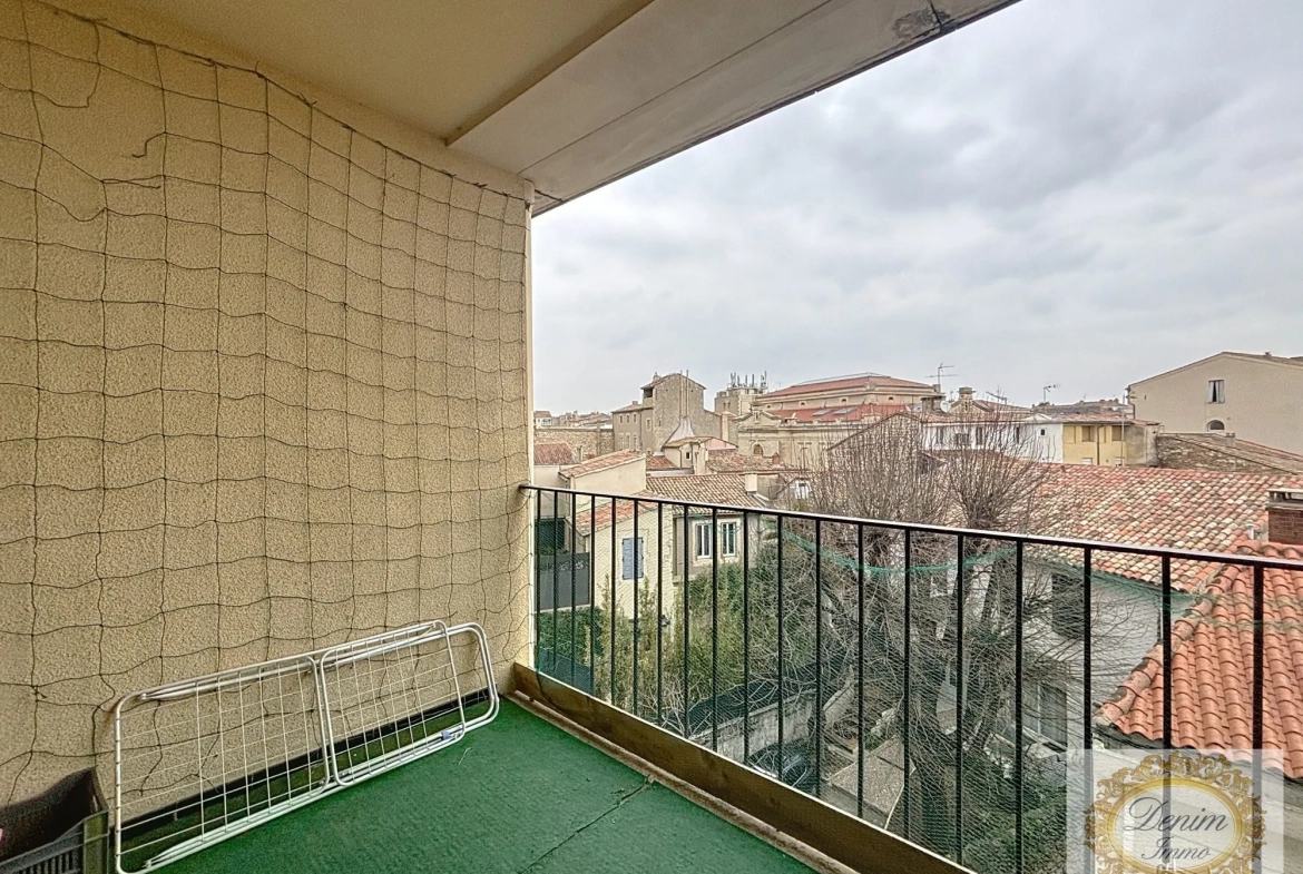 Appartement T3 lumineux de 85 m² avec terrasse et parking à Nîmes 