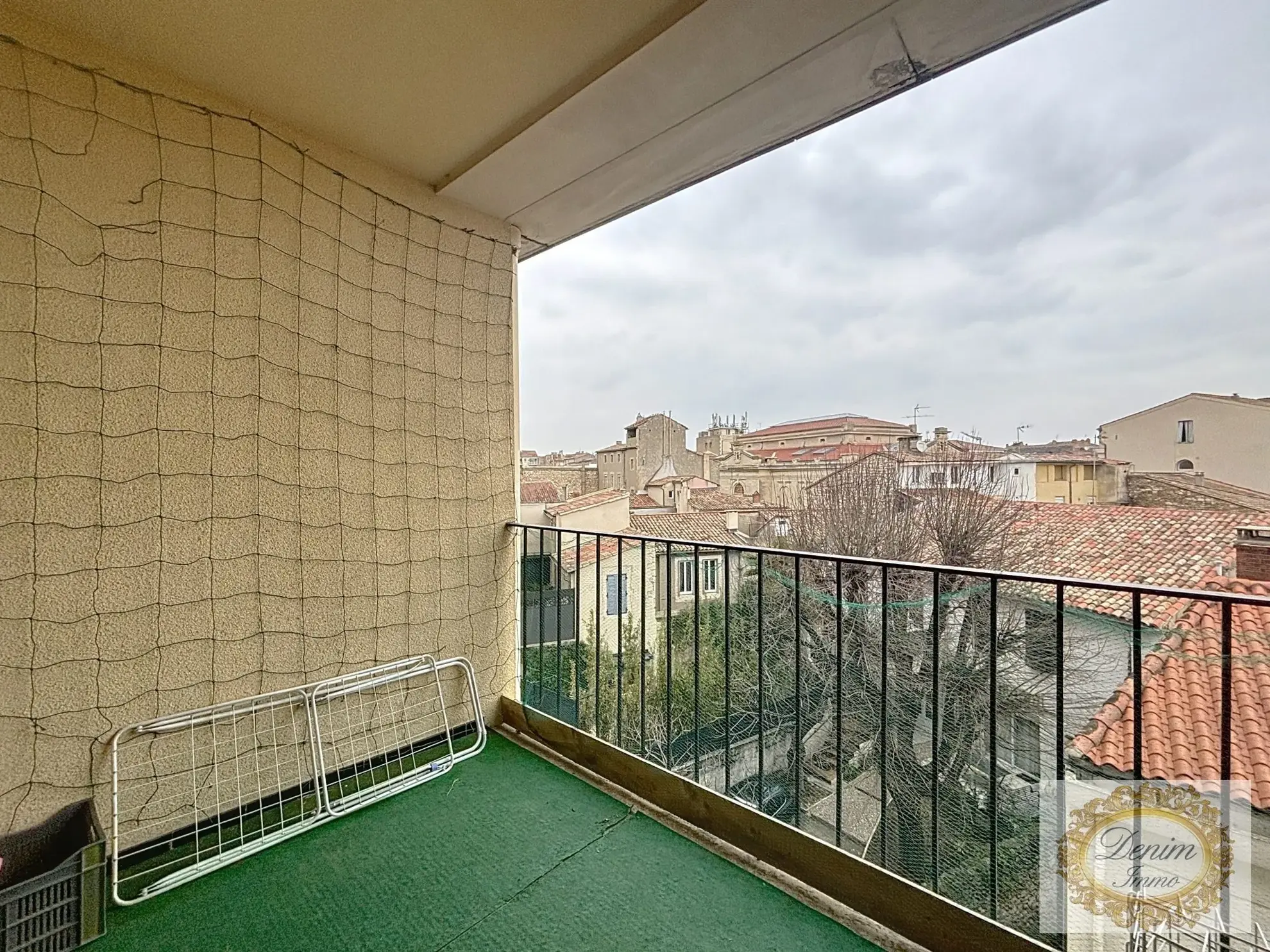 Appartement T3 lumineux de 85 m² avec terrasse et parking à Nîmes 