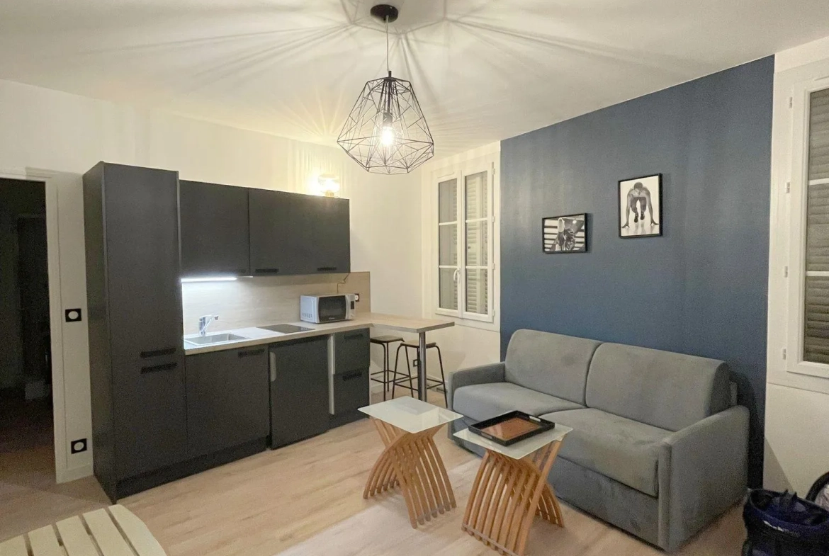 Appartement rénové de 22,9 m² à Fontainebleau proche du Château 