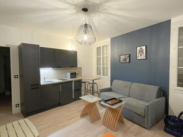 Appartement rénové de 22,9 m² à Fontainebleau proche du Château