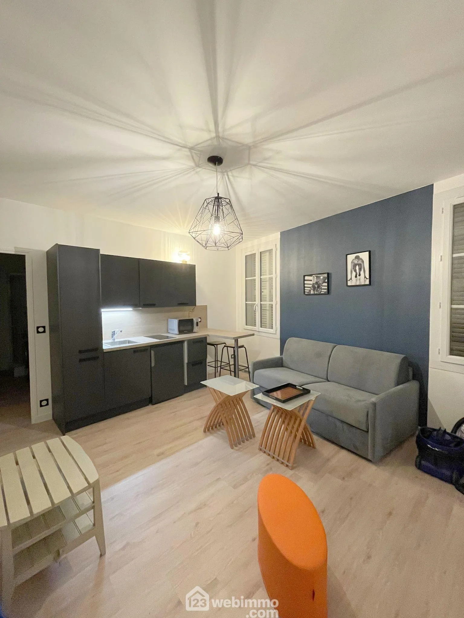 Appartement rénové de 22,9 m² à Fontainebleau proche du Château 