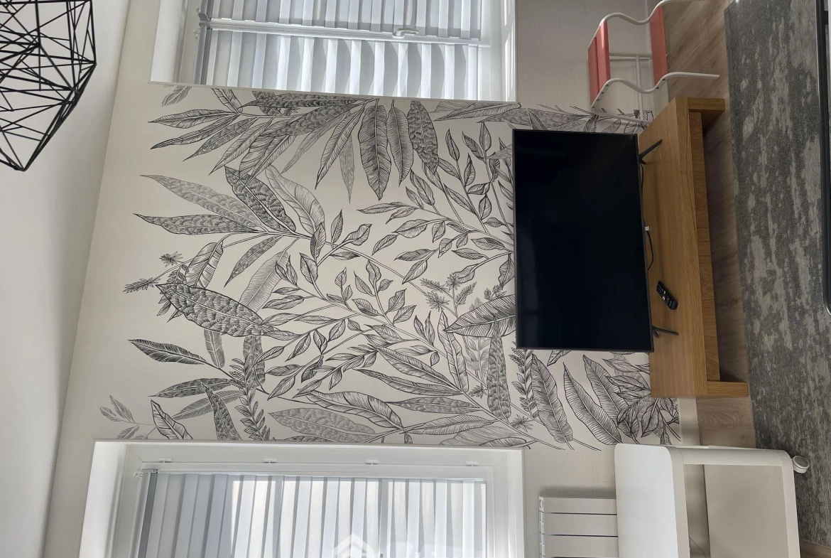 Appartement rénové de 22,9 m² à Fontainebleau proche du Château 