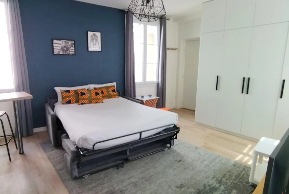 Appartement rénové de 22,9 m² à Fontainebleau proche du Château 