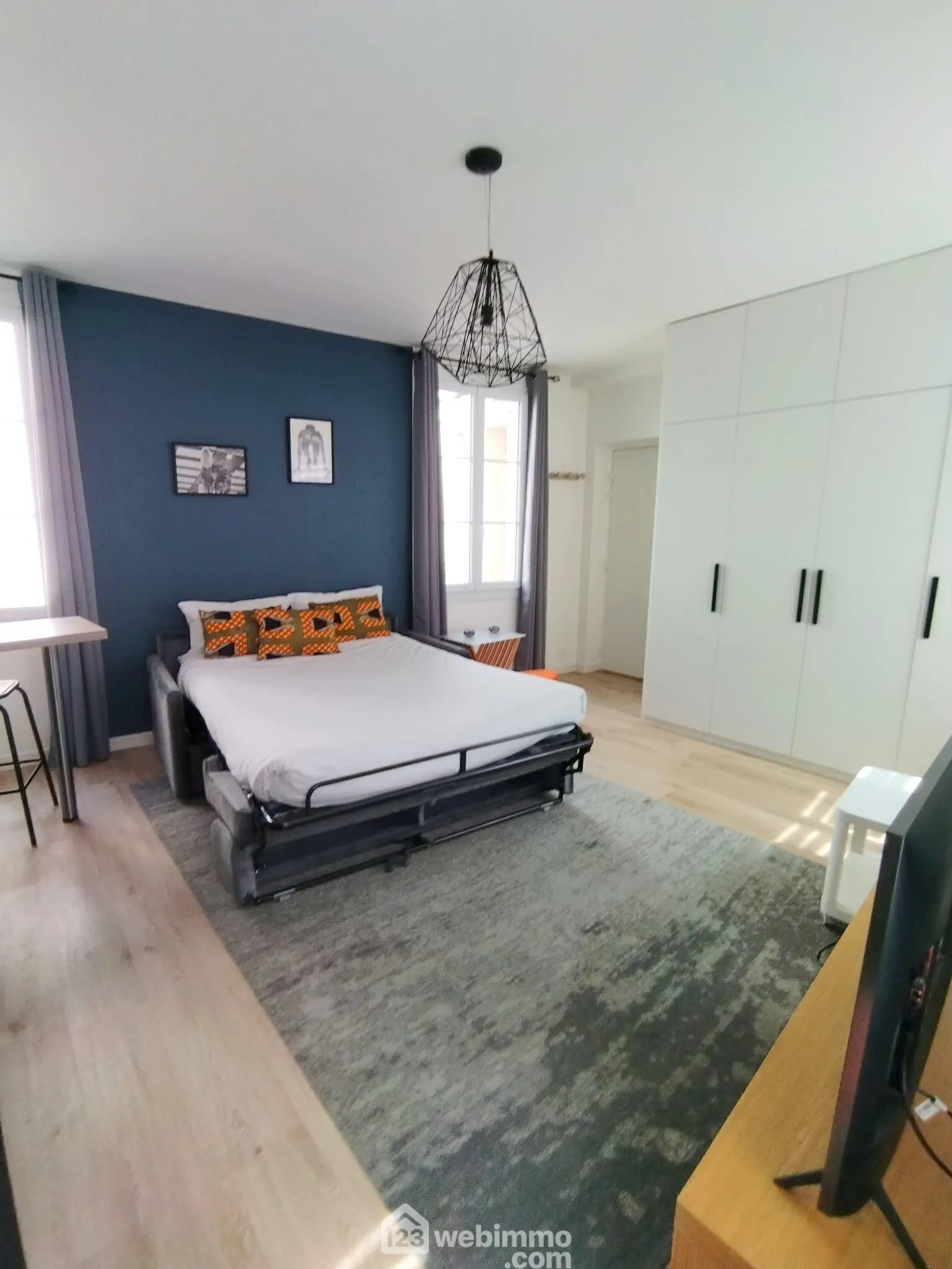 Appartement rénové de 22,9 m² à Fontainebleau proche du Château 