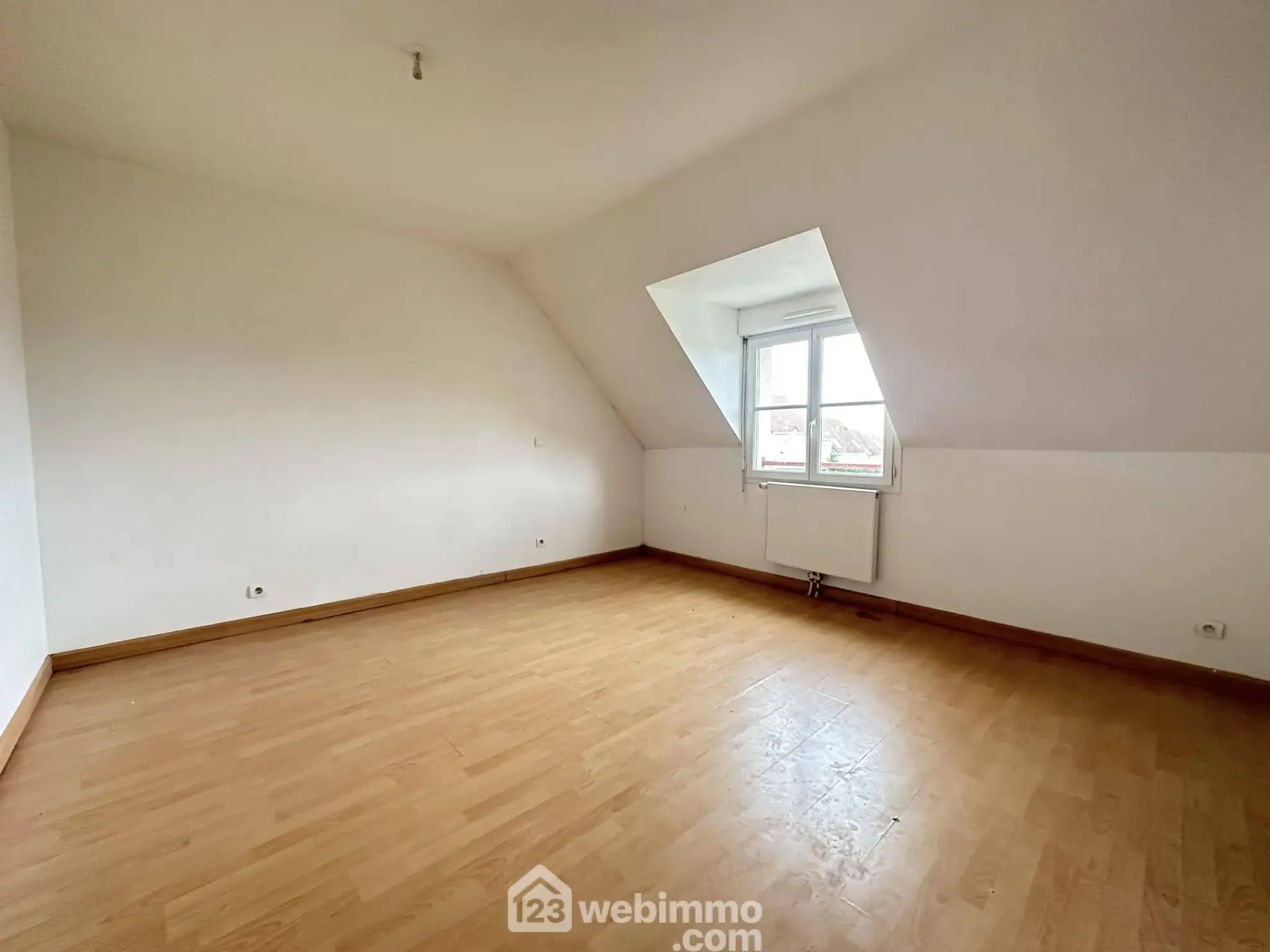 A Vendre Maison de 105 m² à Athies-sous-Laon, avec jardin et garage 