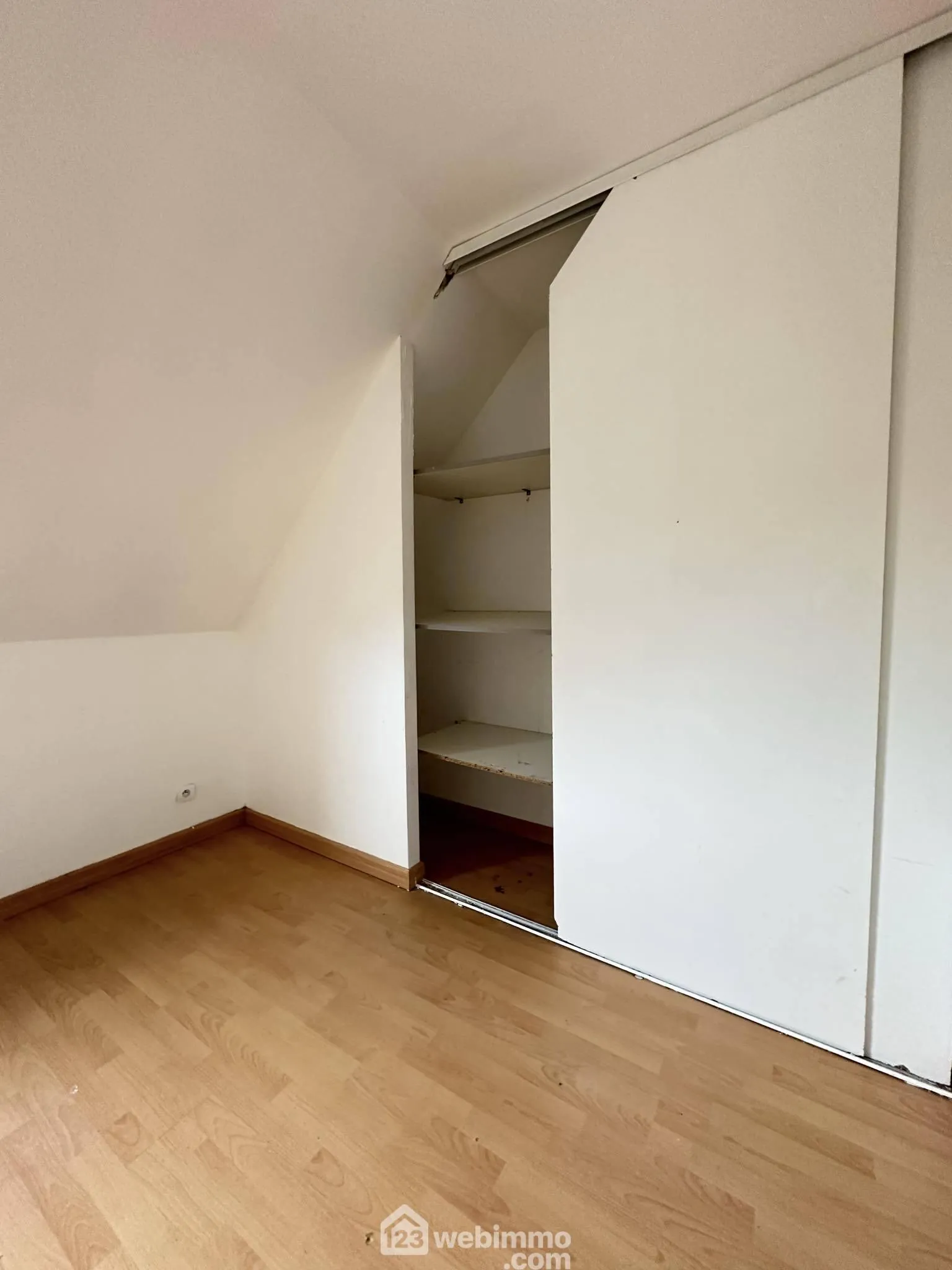 A Vendre Maison de 105 m² à Athies-sous-Laon, avec jardin et garage 