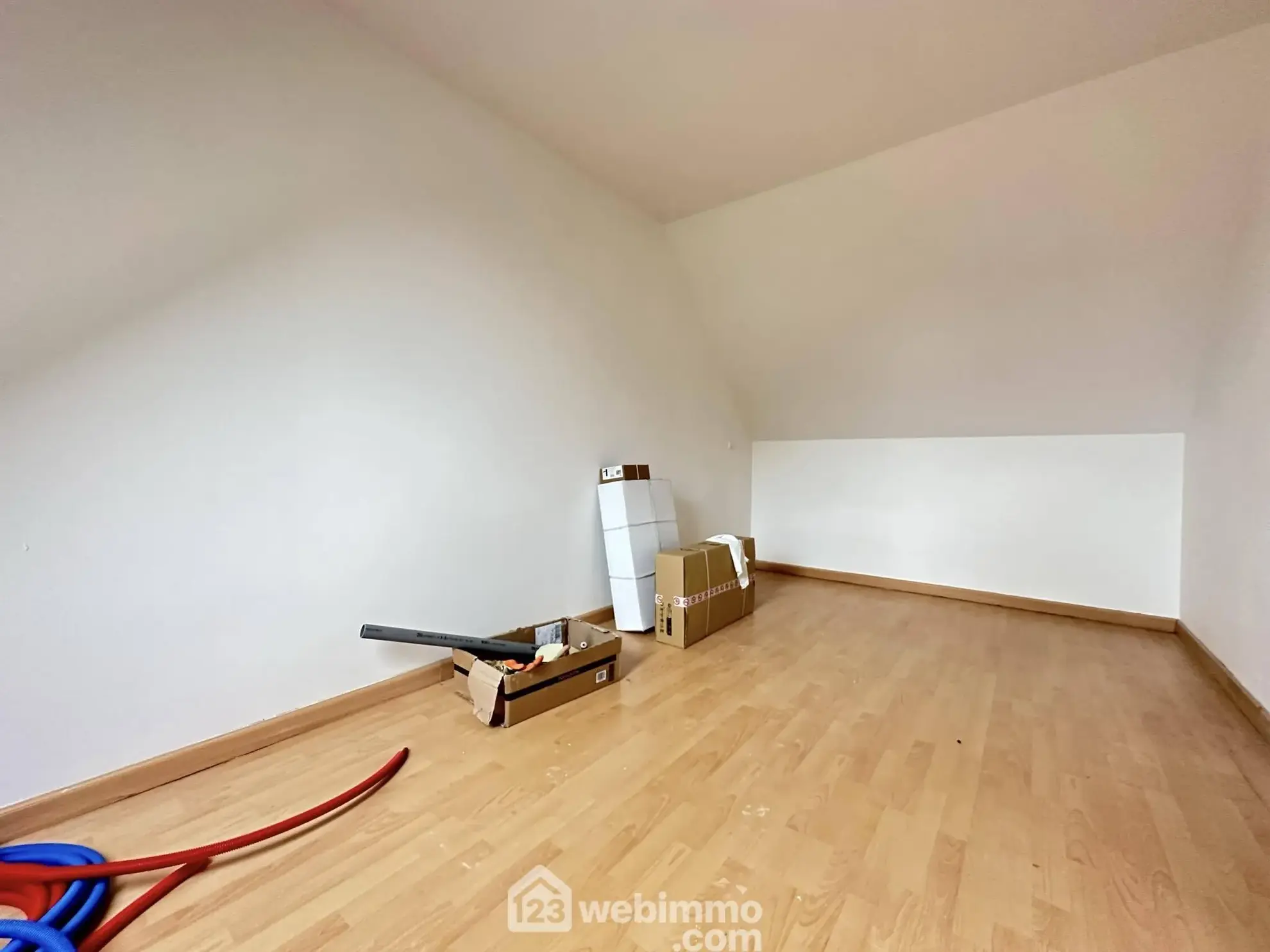A Vendre Maison de 105 m² à Athies-sous-Laon, avec jardin et garage 