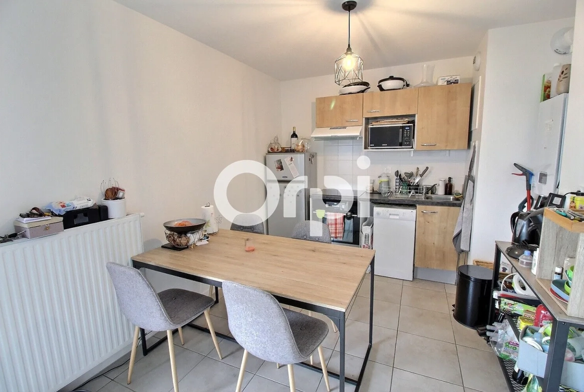 Appartement T3 à vendre à Billère proche des Halles avec parking et balcon 