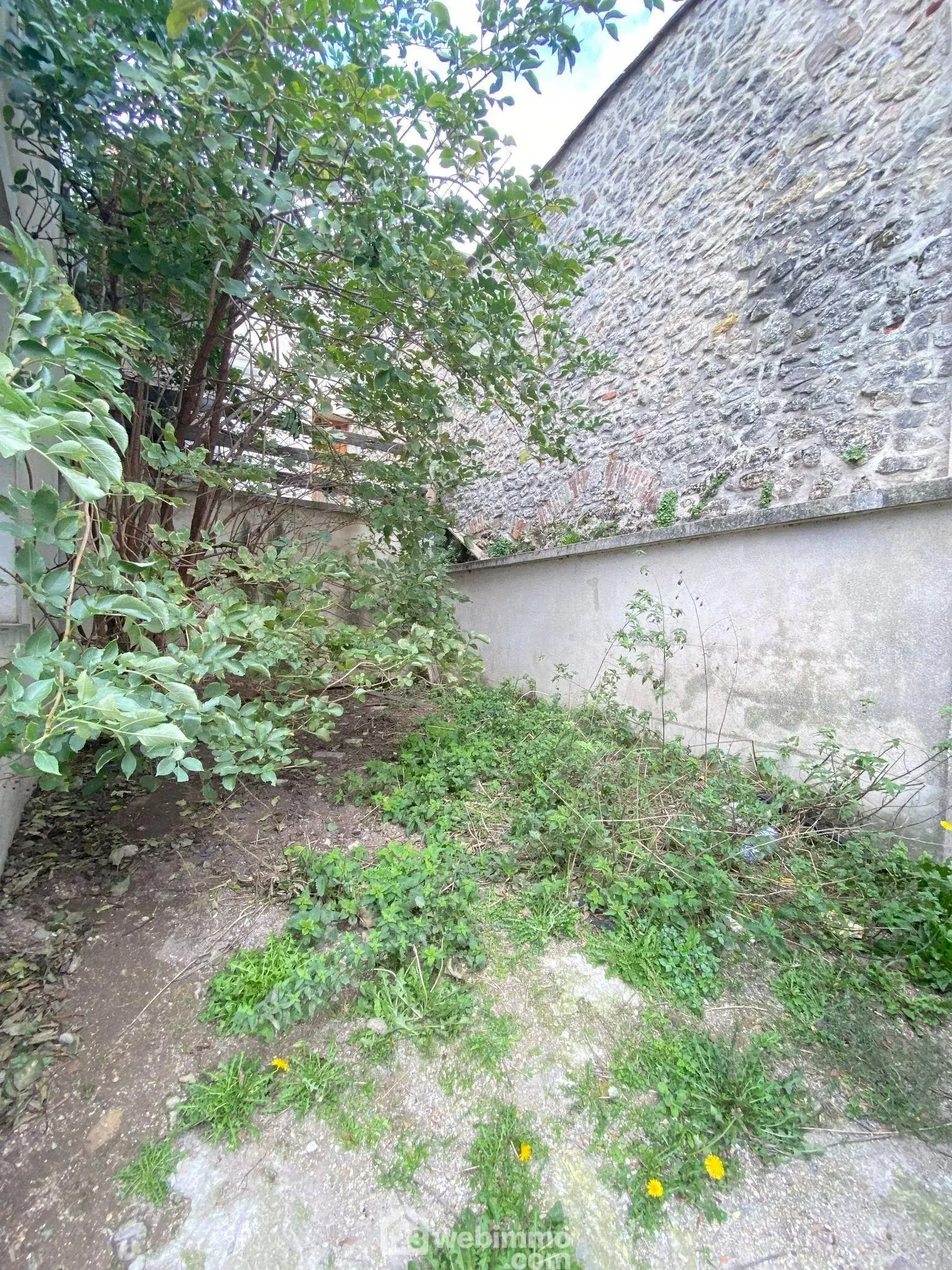 Ensemble immobilier de 273 m² à Laon avec Vue Imprenable 