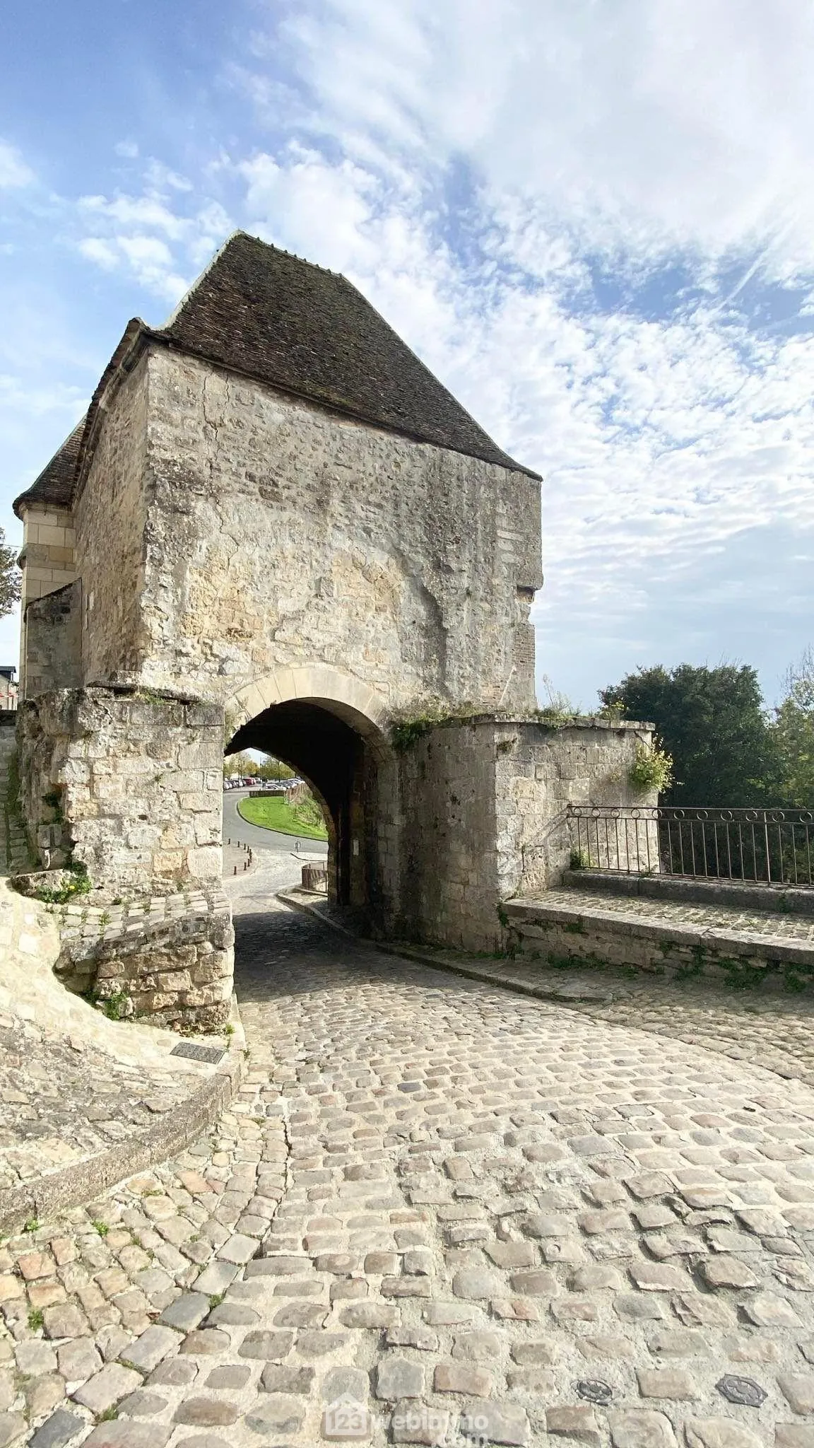 Ensemble immobilier de 273 m² à Laon avec Vue Imprenable 
