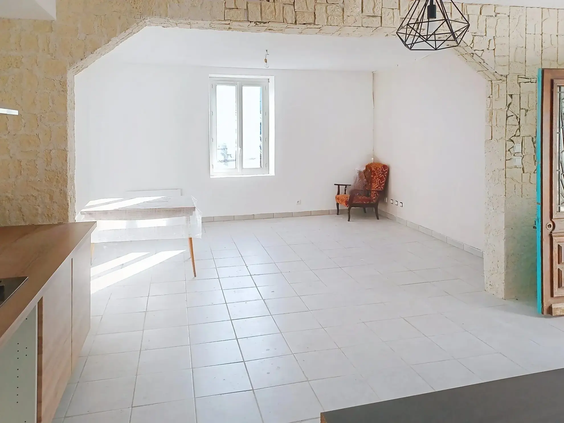 Charmante maison de 78 m² à Vabre avec garage et terrain, à rénover dans un cadre naturel 
