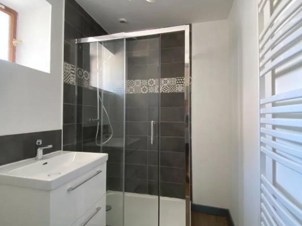 Appartement rénové avec parking privé à Pau - Idéal investisseur ou étudiant