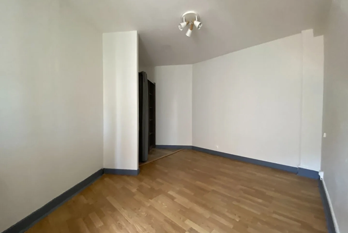 Appartement rénové avec parking privé à Pau - Idéal investisseur ou étudiant 