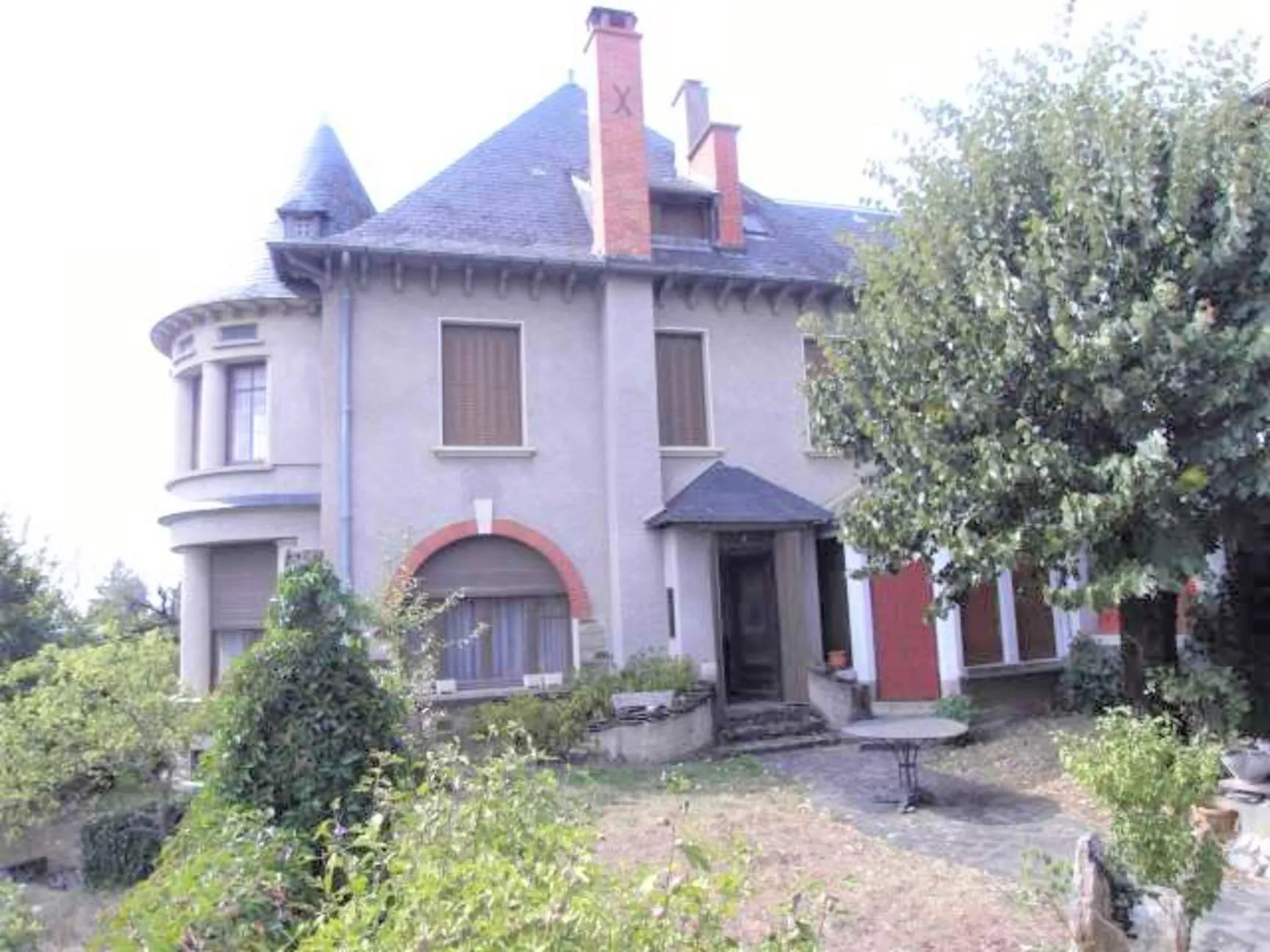 Maison bourgeoise avec dépendances à Naucelle près d'Albi, idéale pour projet touristique ou résidence 
