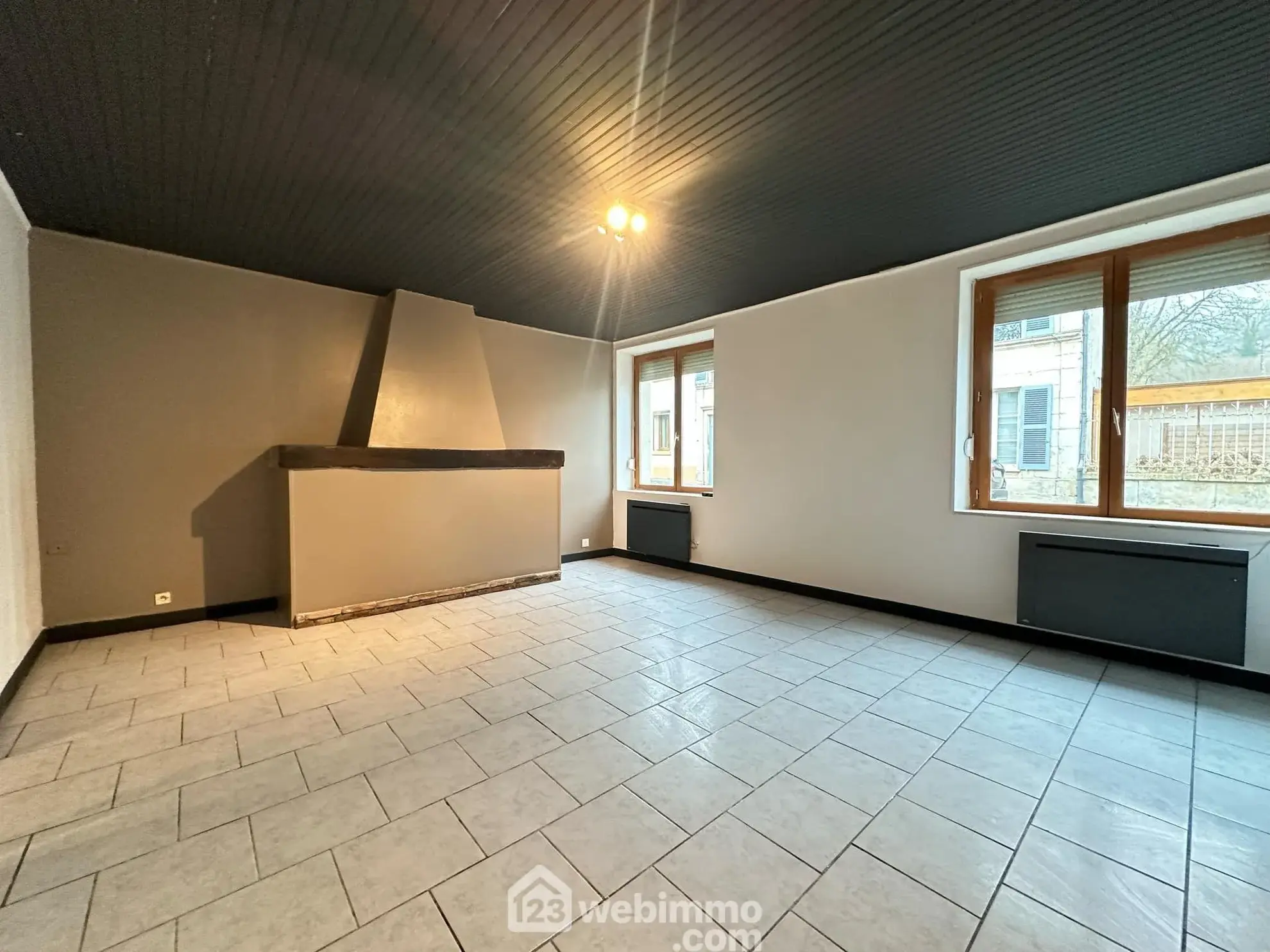 Maison de ville de 72 m² à Festieux avec location locative investisseur potentiel 