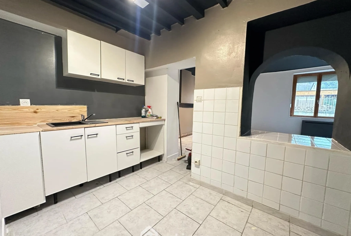 Maison de ville de 72 m² à Festieux avec location locative investisseur potentiel 