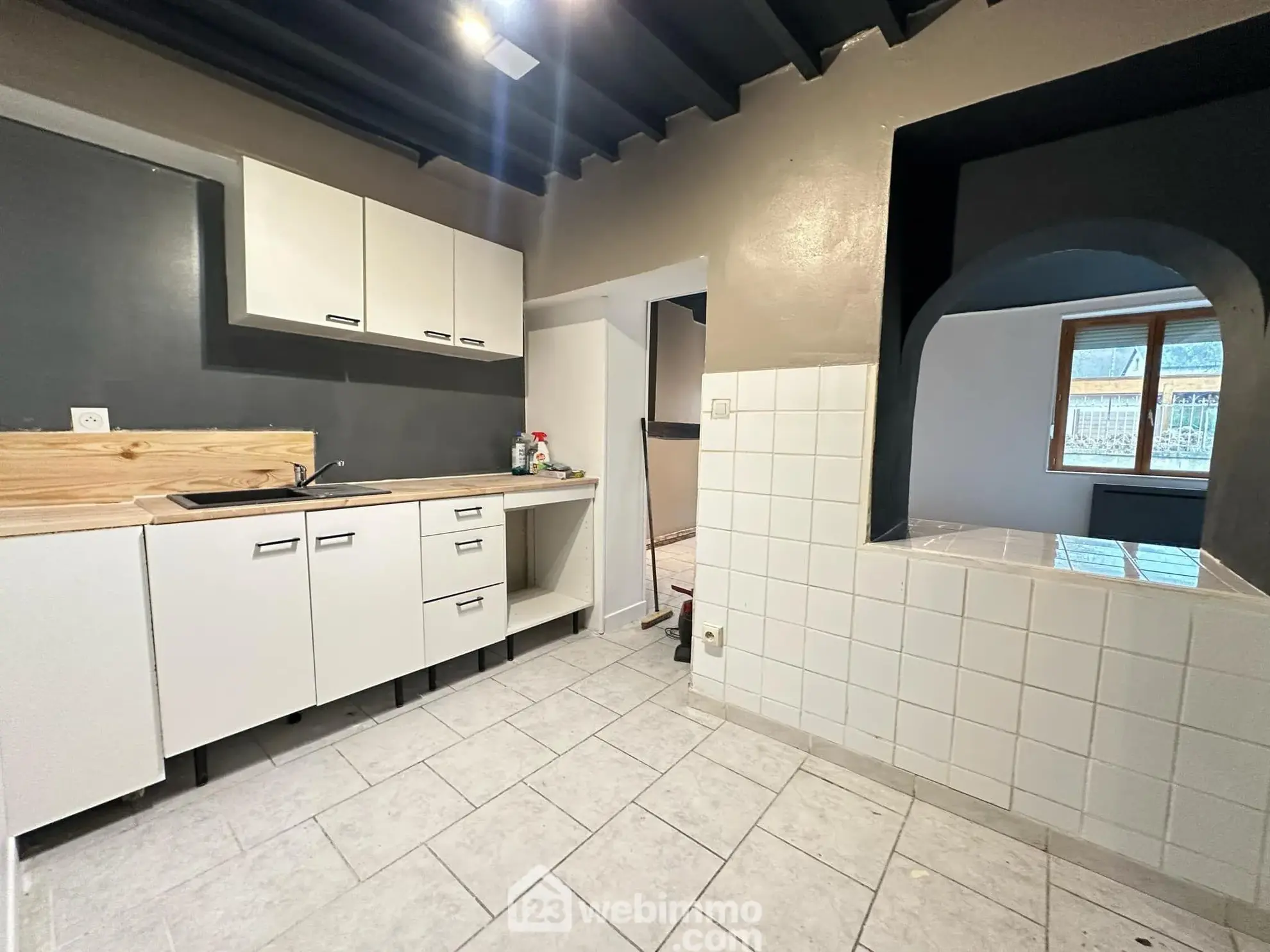 Maison de ville de 72 m² à Festieux avec location locative investisseur potentiel 
