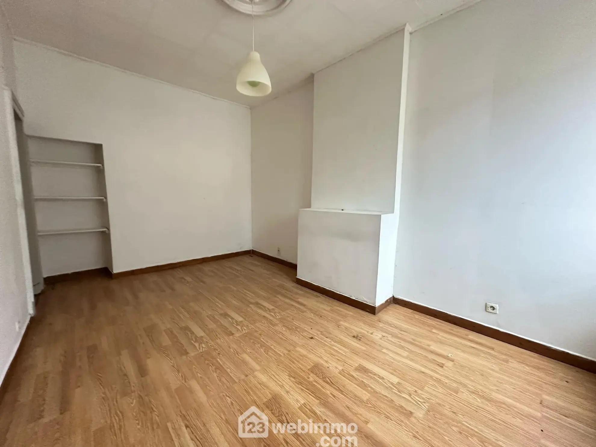 Maison de ville de 72 m² à Festieux avec location locative investisseur potentiel 