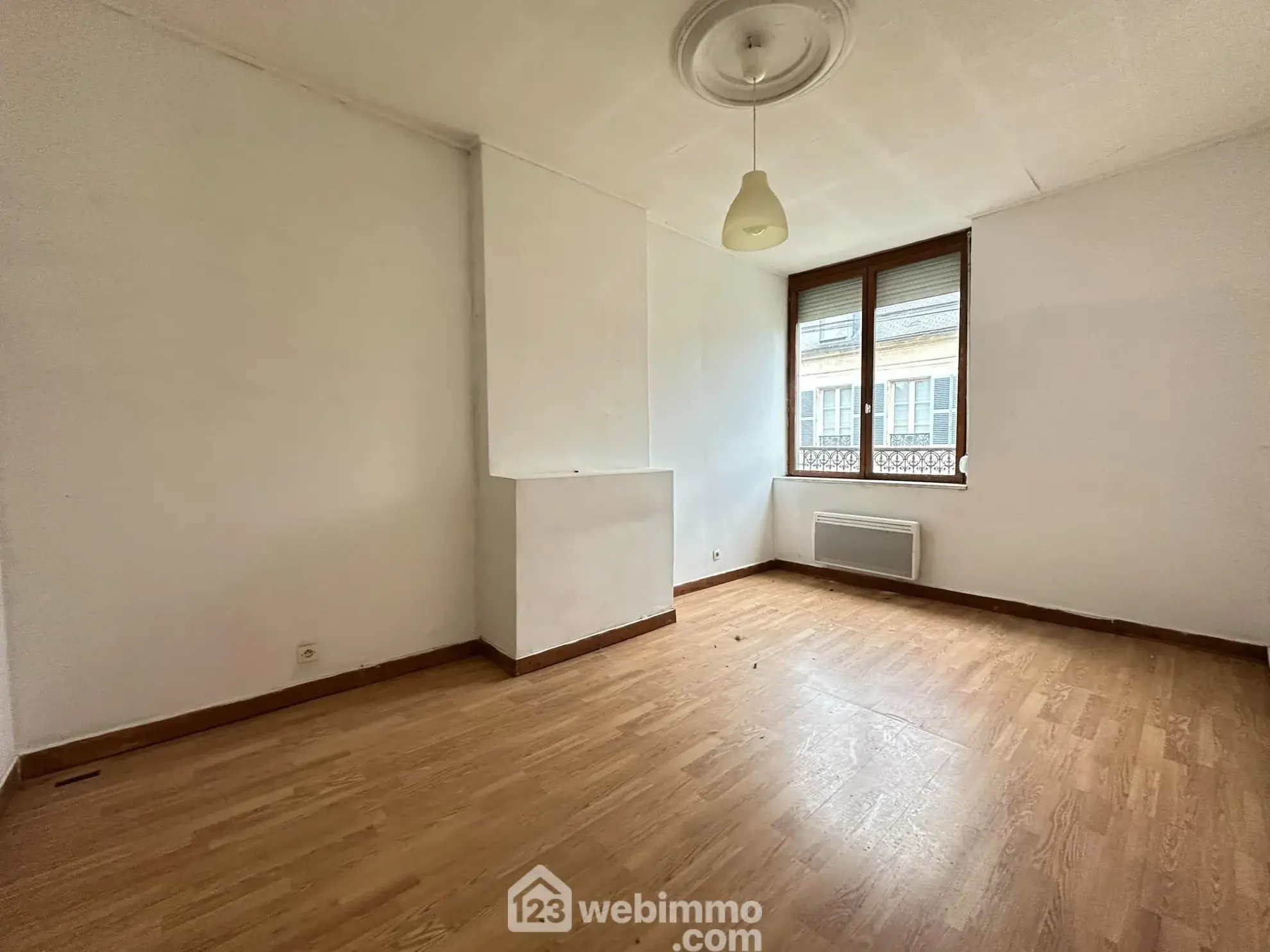 Maison de ville de 72 m² à Festieux avec location locative investisseur potentiel 