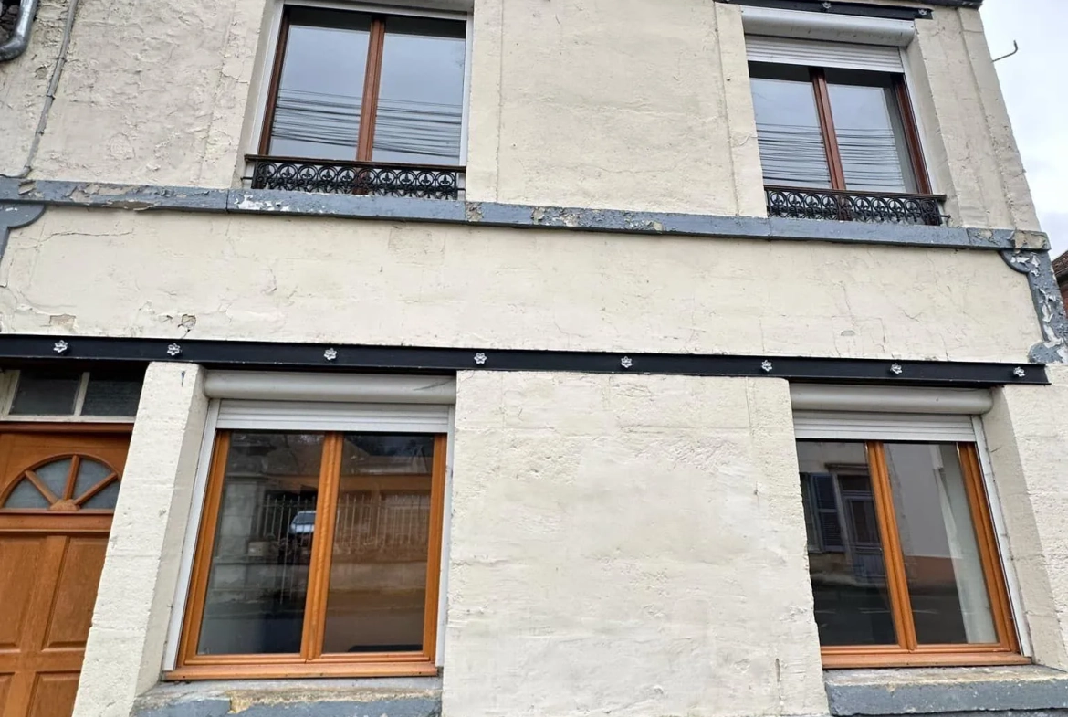 Maison de ville de 72 m² à Festieux avec location locative investisseur potentiel 