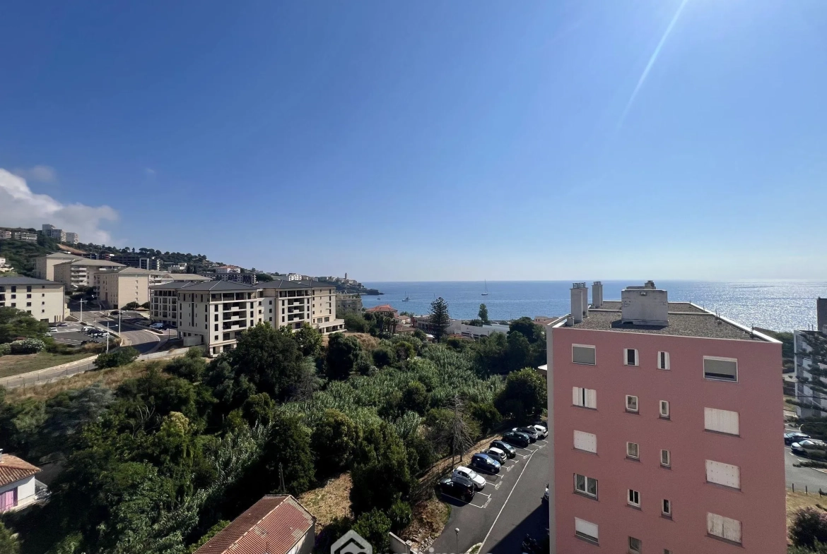 Appartement T3 de 61 m² avec vue mer à Bastia - Dernier étage avec ascenseur 