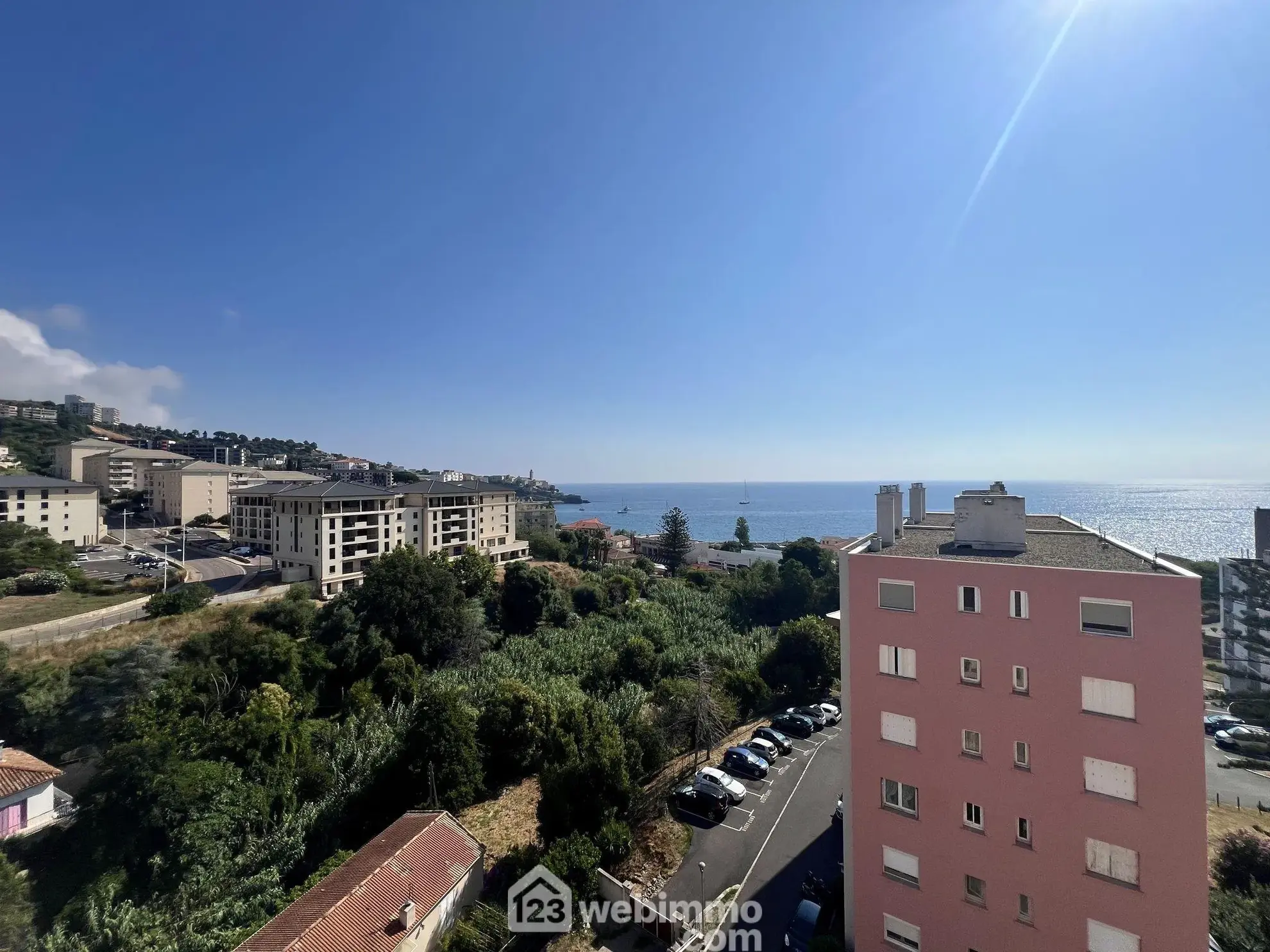 Appartement T3 de 61 m² avec vue mer à Bastia - Dernier étage avec ascenseur 