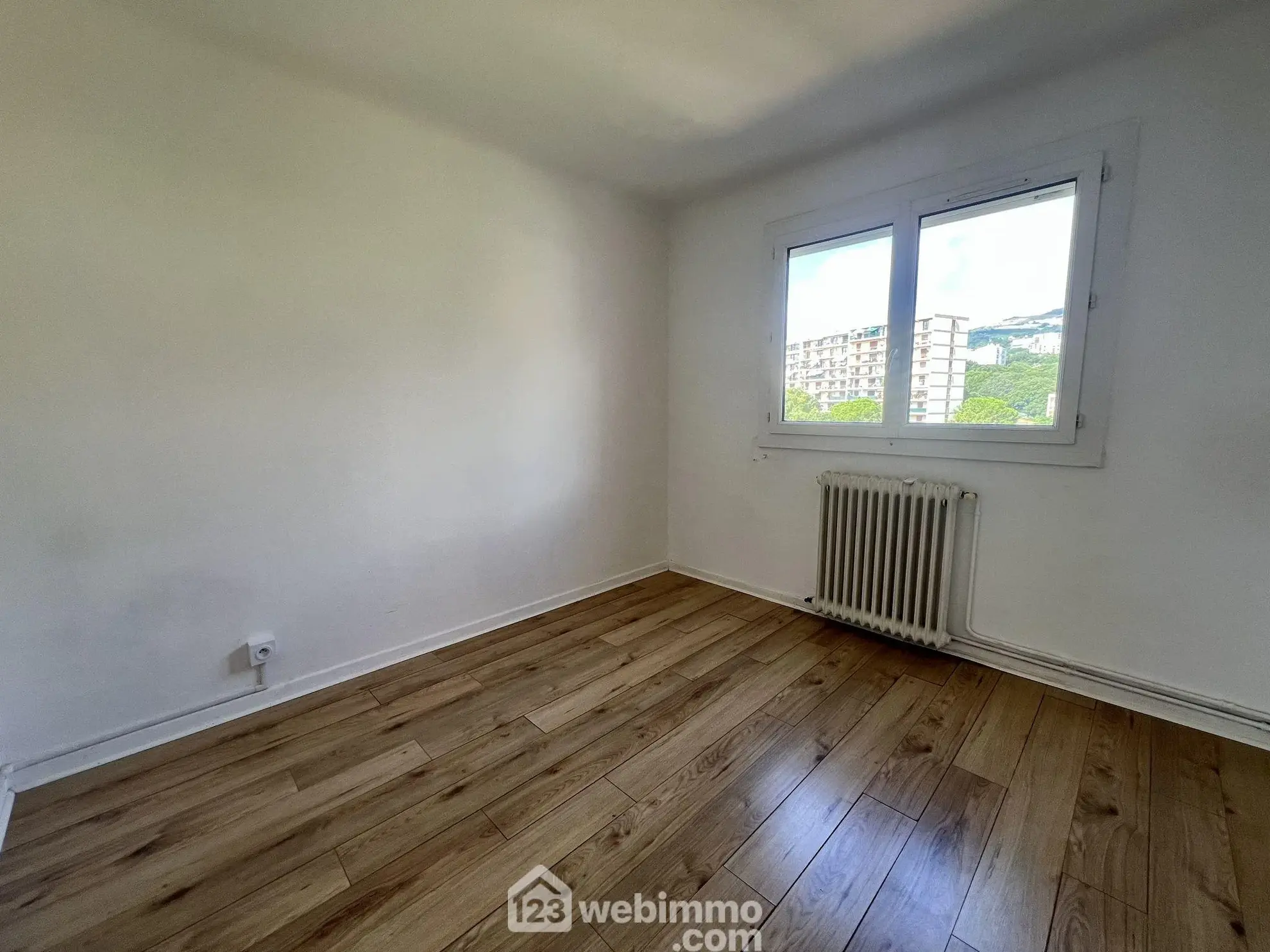 Appartement T3 de 61 m² avec vue mer à Bastia - Dernier étage avec ascenseur 