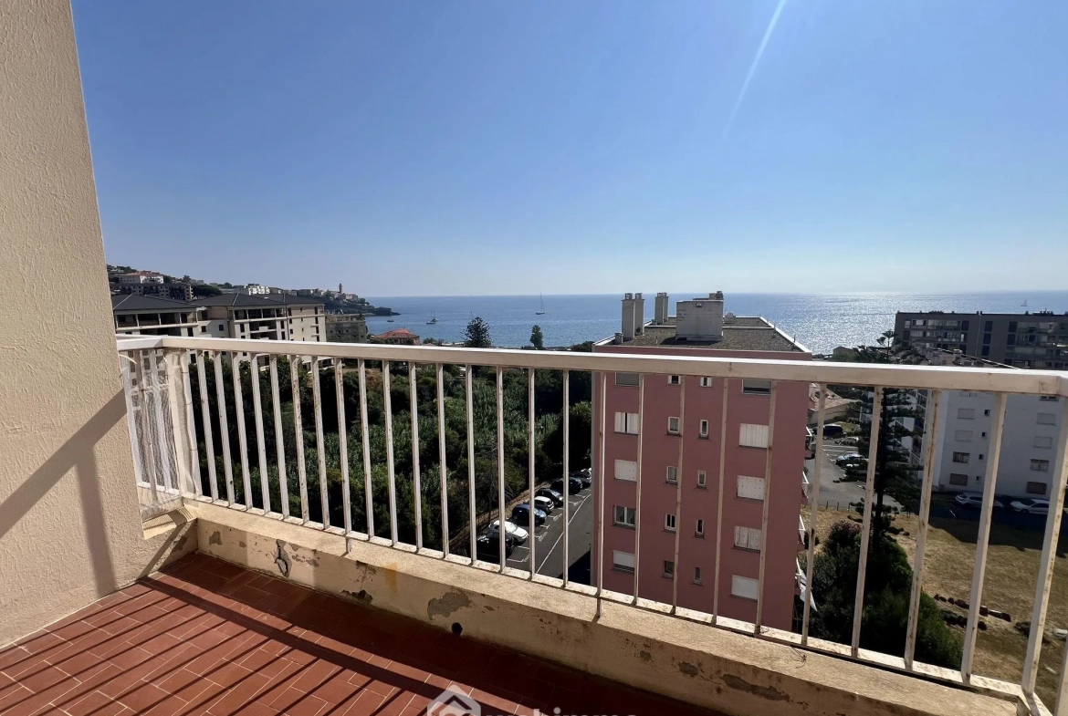 Appartement T3 de 61 m² avec vue mer à Bastia - Dernier étage avec ascenseur 