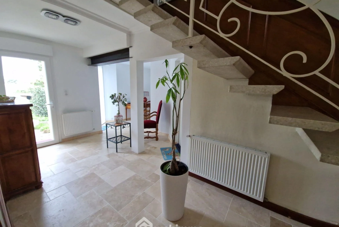 Maison de ville rénovée de 117 m² à La Roche-sur-Yon près du Pentagone 