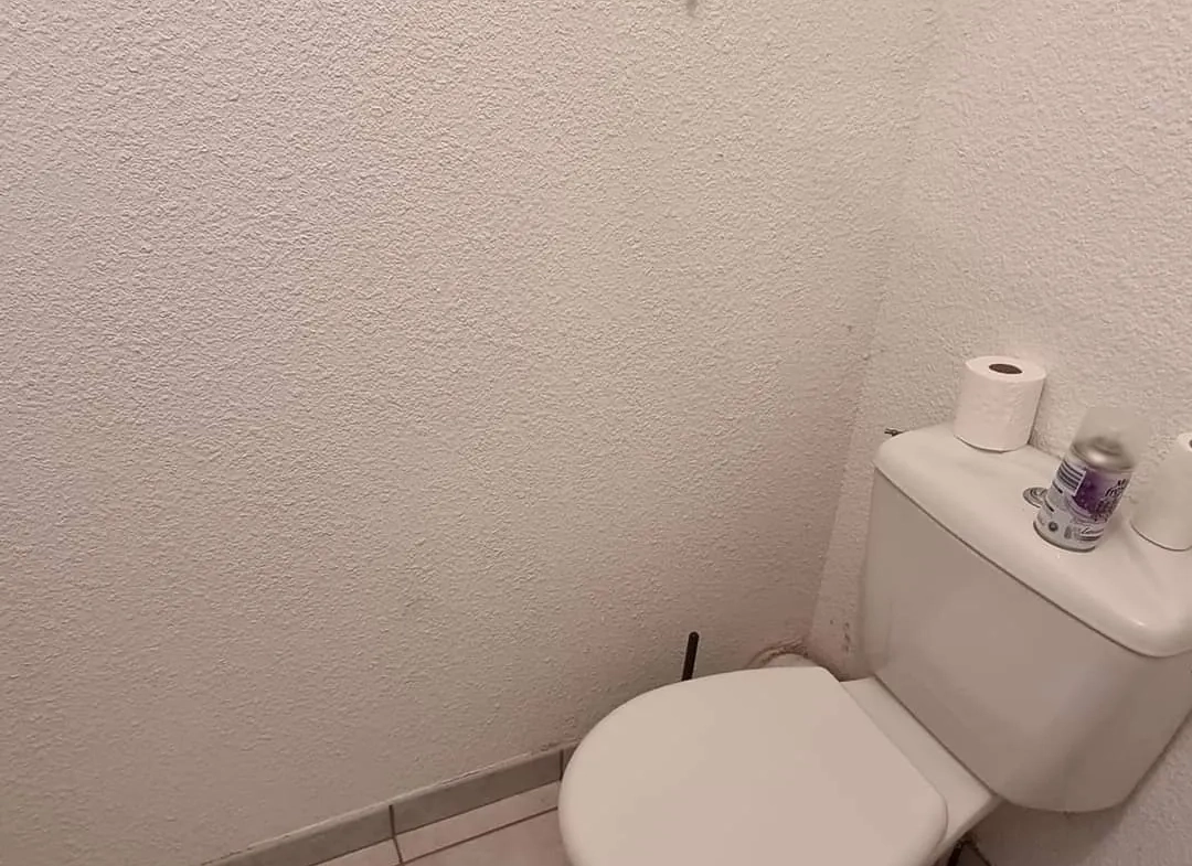 Studio de 25 m² à Villerest avec balcon, parking privé, résidence sécurisée 
