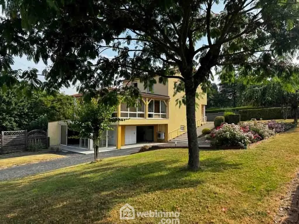 Maison à vendre de 110m² à Sèvremont avec grand jardin et potentiel d'aménagement 