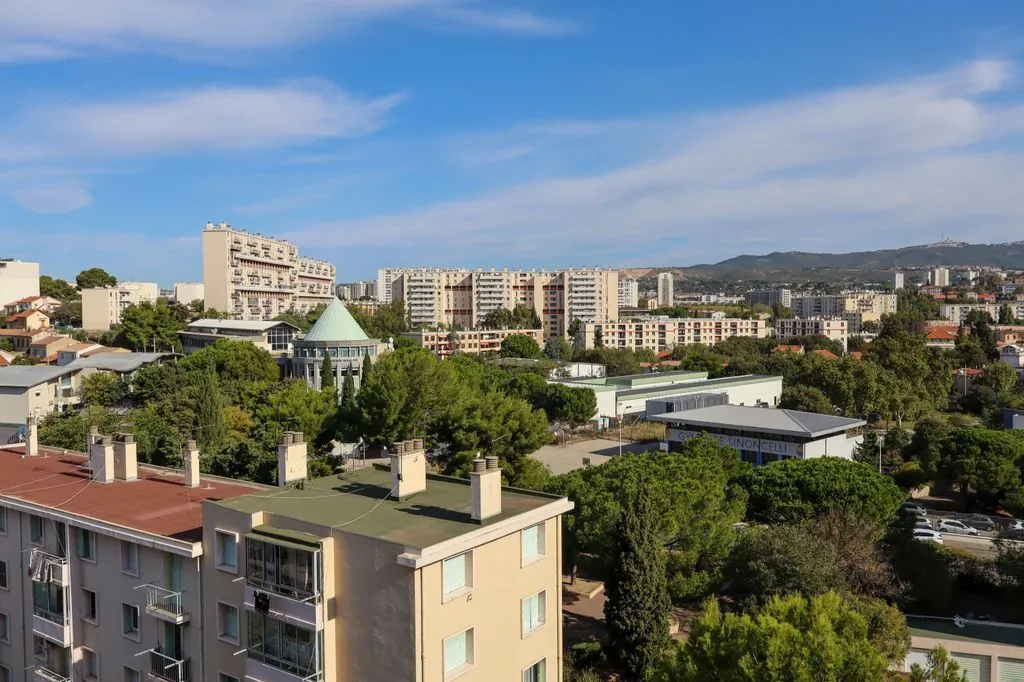 Investissez dans un appartement T4 lumineux à Marseille, rentabilité 10% dans le 14ème arrondissement 