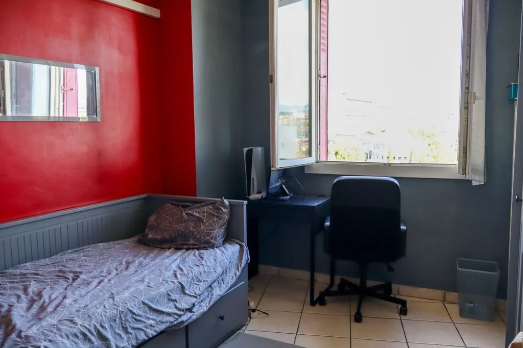 Investissez dans un appartement T4 lumineux à Marseille, rentabilité 10% dans le 14ème arrondissement 