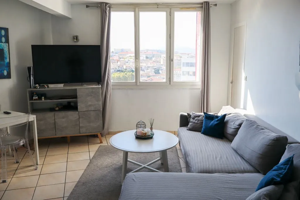 Investissez dans un appartement T4 lumineux à Marseille, rentabilité 10% dans le 14ème arrondissement 