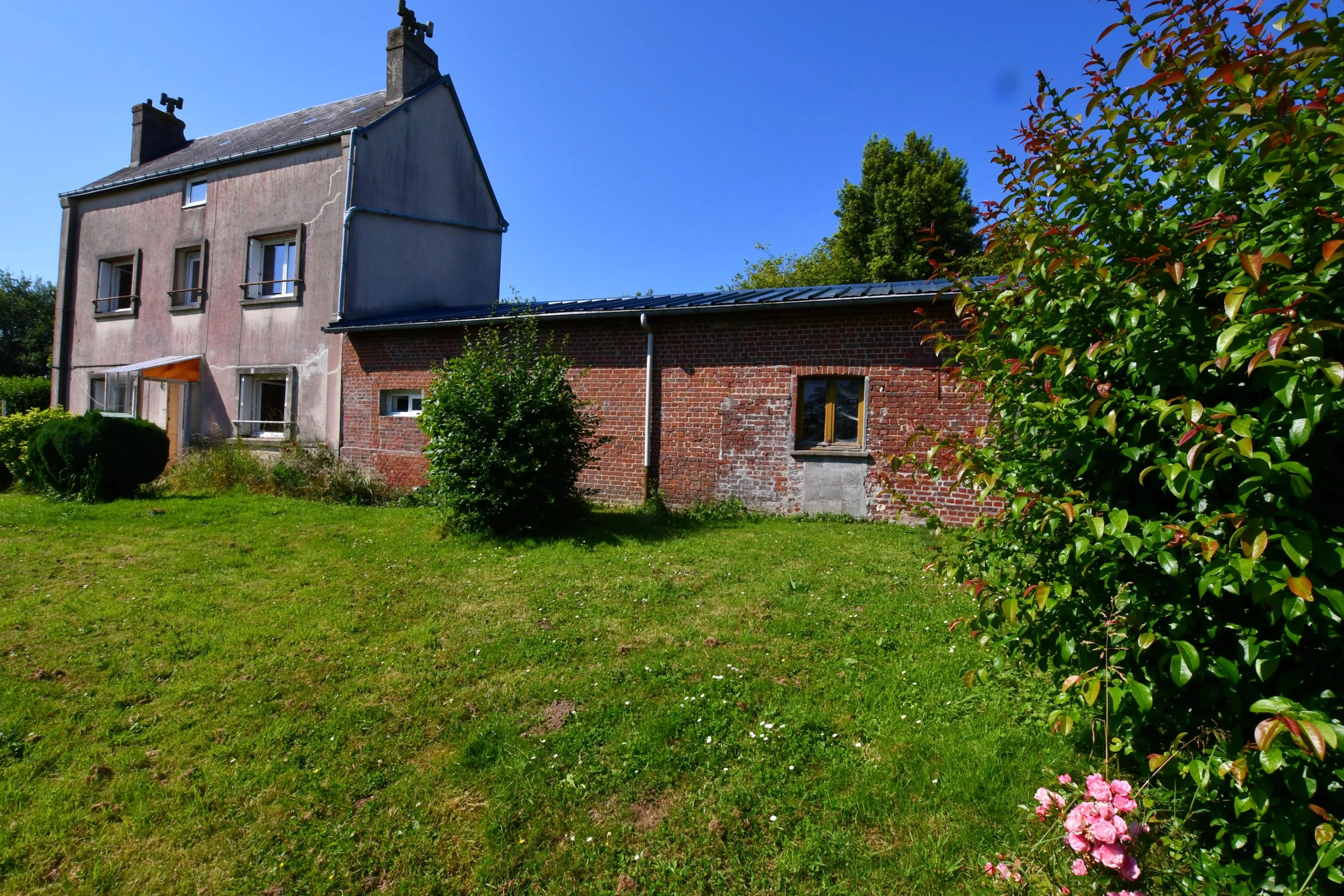 Maison individuelle à rénover proche Fécamp avec grand terrain et potentiel d'agrandissement 