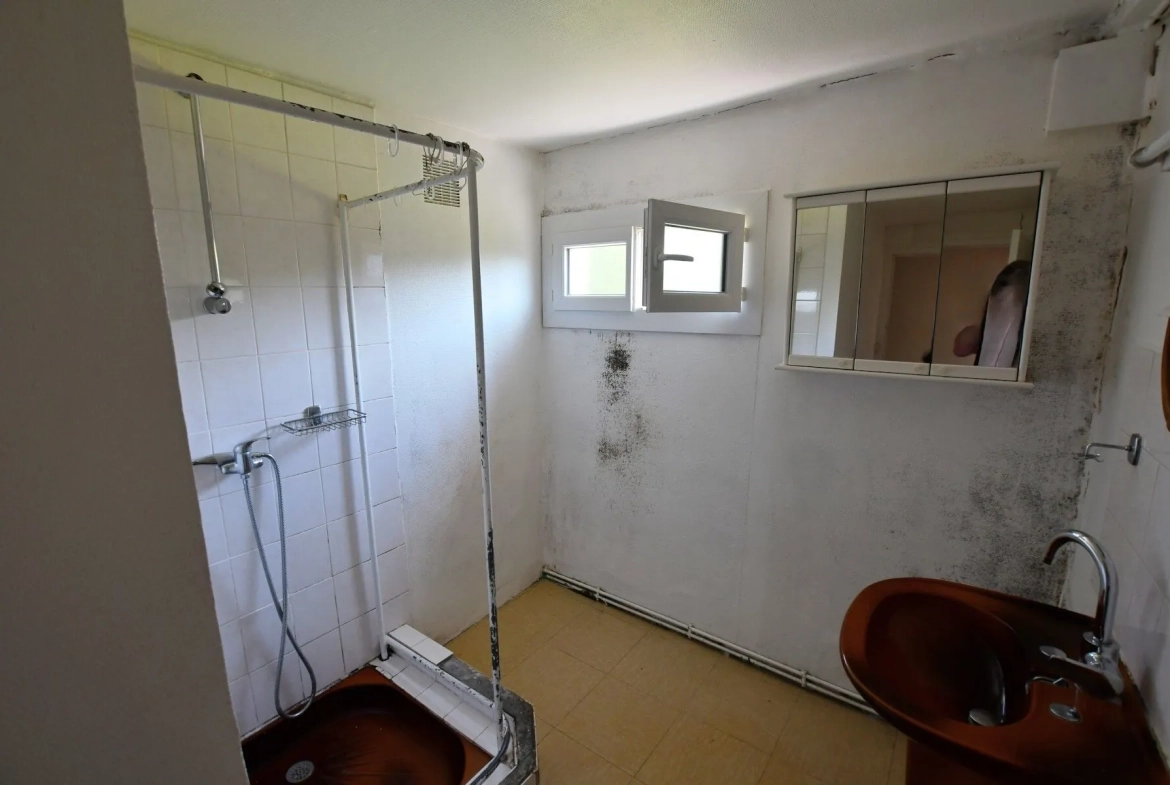 Maison individuelle à rénover proche Fécamp avec grand terrain et potentiel d'agrandissement 