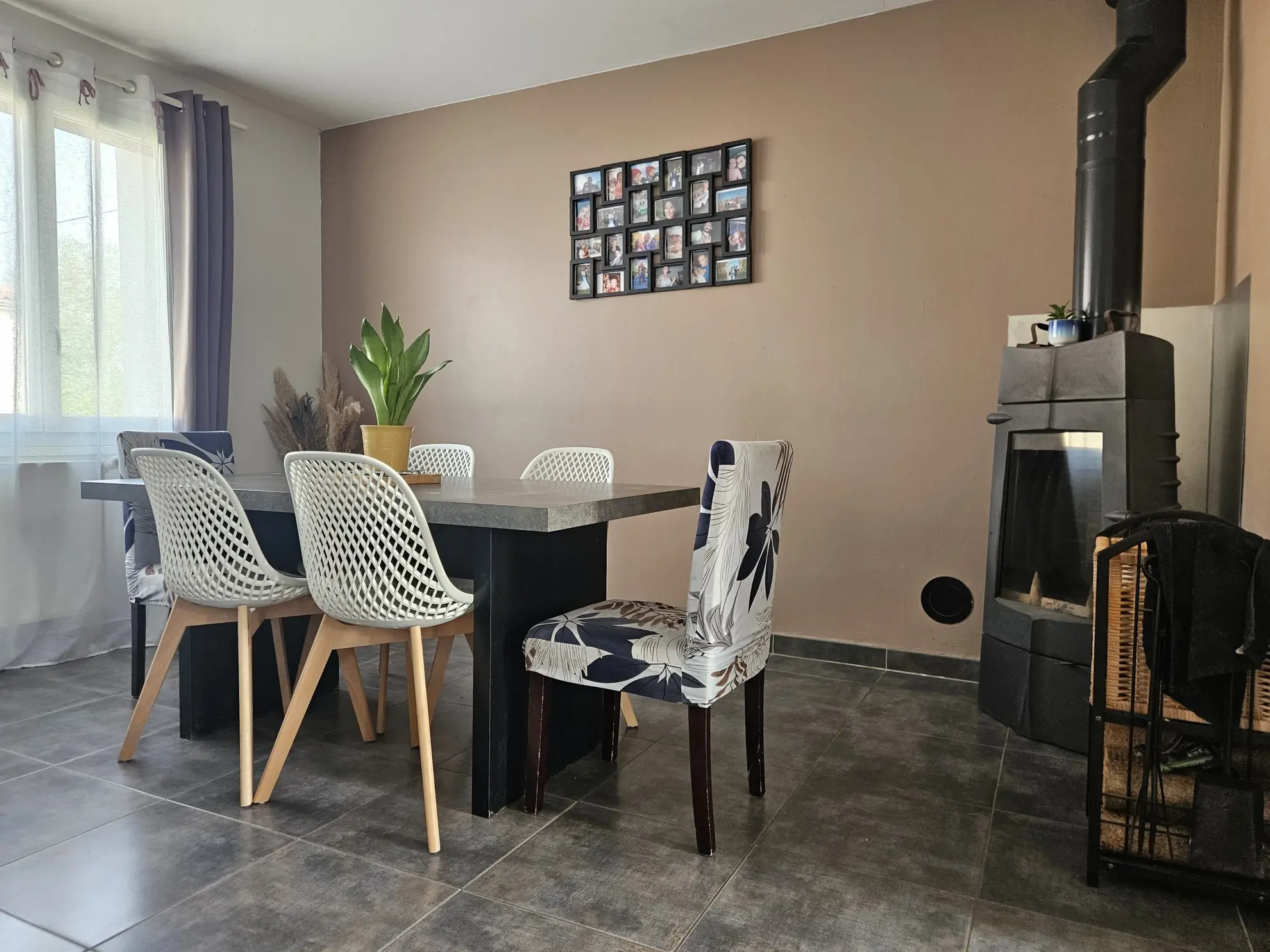 Maison rénovée de 105 m² avec grand terrain à Civens, proche Feurs 