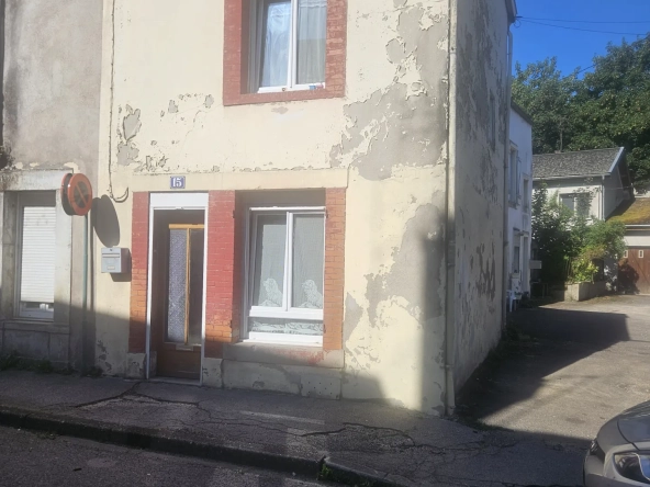 Maison F2 de 25 m² à Bourbonne-les-Bains à rénover – Opportunité d'investissement