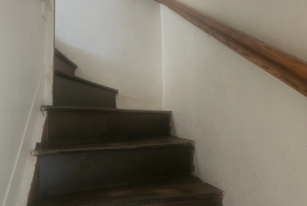Maison F2 de 25 m² à Bourbonne-les-Bains à rénover – Opportunité d'investissement 