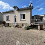 Maison 108m² à Dangé-Saint-Romain avec terrain clos et possibilités d'aménagement