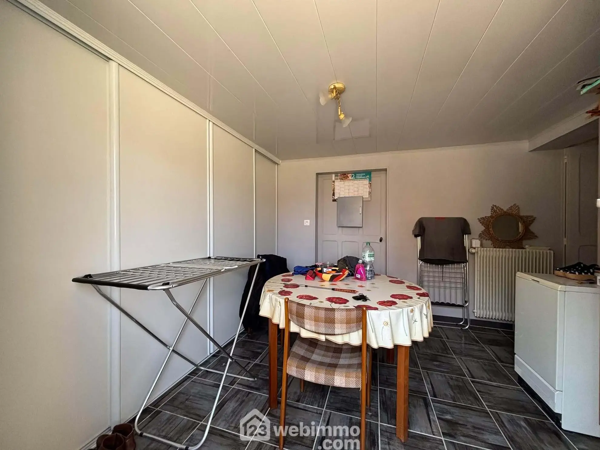 Maison 108m² à Dangé-Saint-Romain avec terrain clos et possibilités d'aménagement 