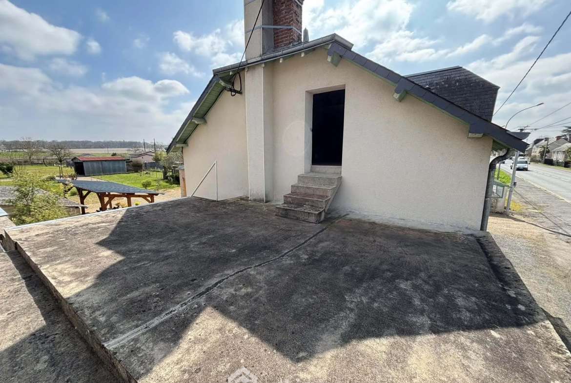 Maison 108m² à Dangé-Saint-Romain avec terrain clos et possibilités d'aménagement 