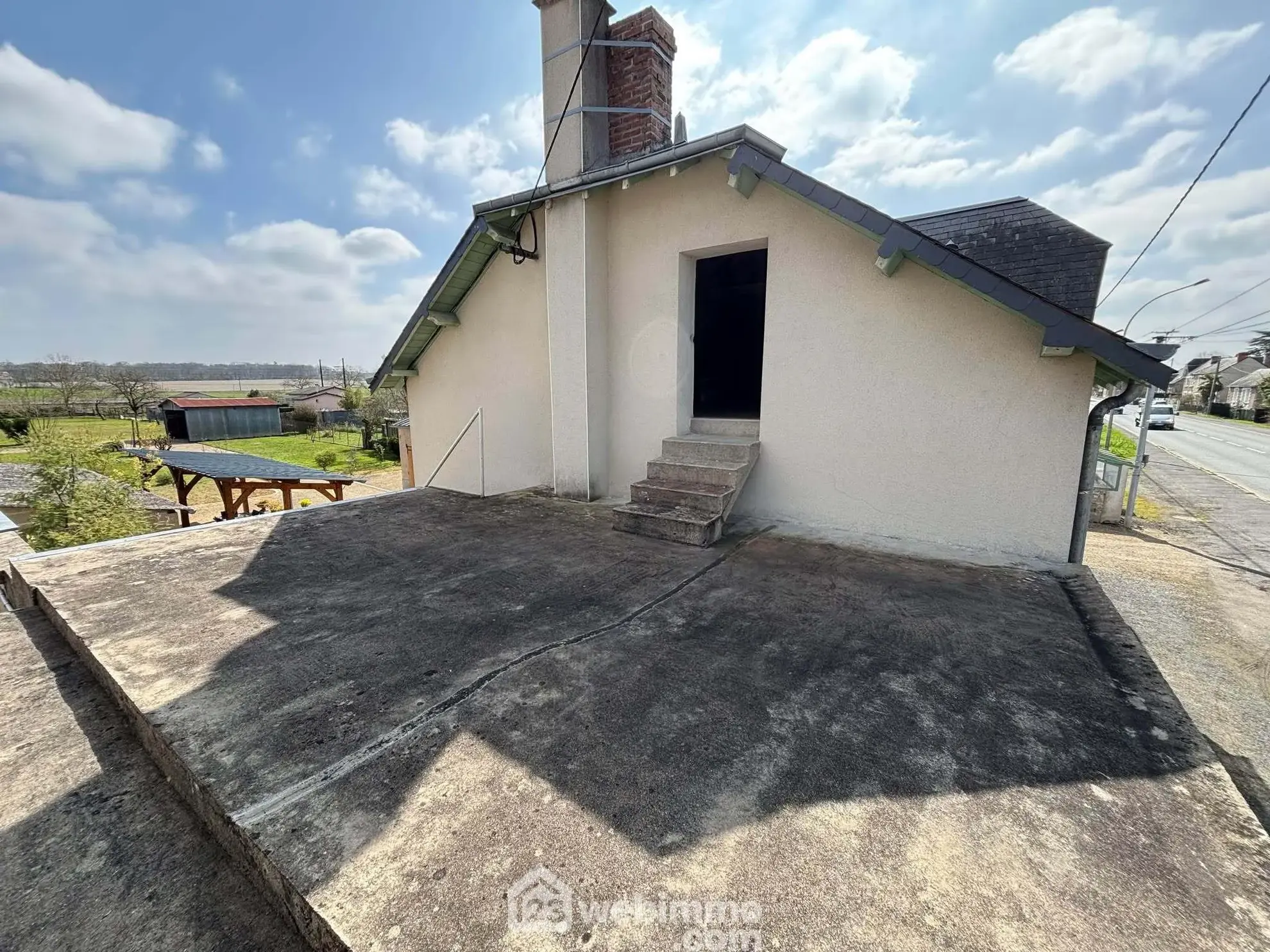 Maison 108m² à Dangé-Saint-Romain avec terrain clos et possibilités d'aménagement 