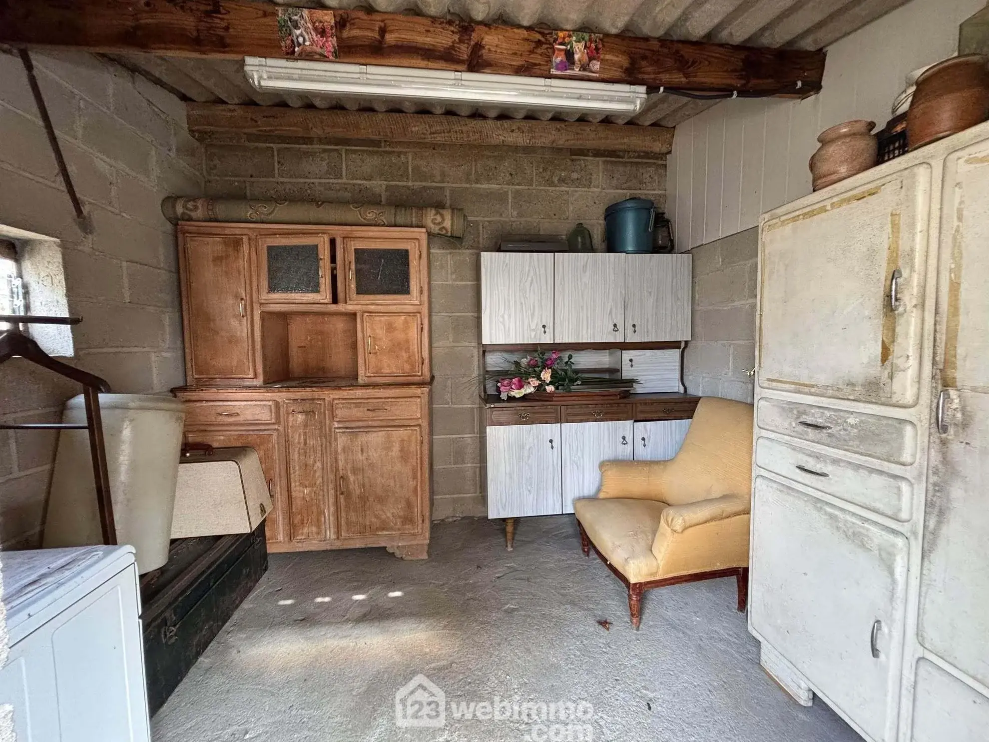 Maison 108m² à Dangé-Saint-Romain avec terrain clos et possibilités d'aménagement 